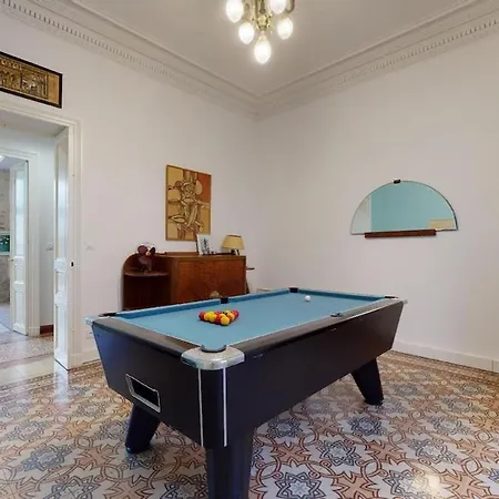 Charming Downtown Pool & Billiards 别墅 尼姆
